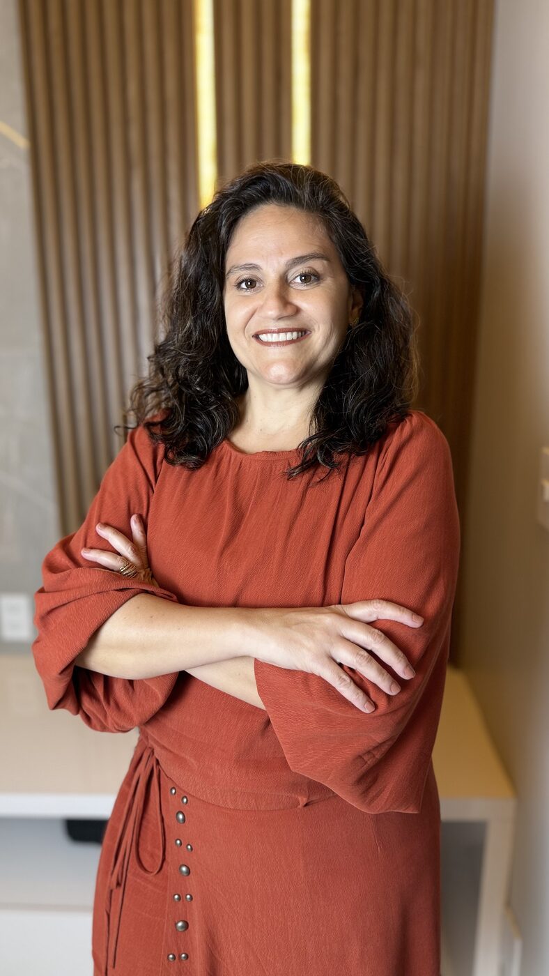 Dra. Christine Gameleira, reumatologista em Maceió, em retrato profissional